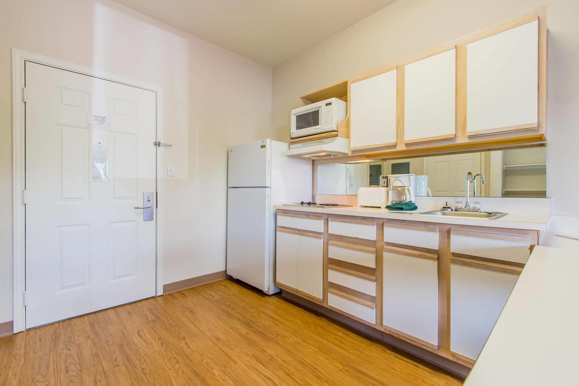 Intown Suites Extended Stay 科罗拉多斯普林斯 外观 照片