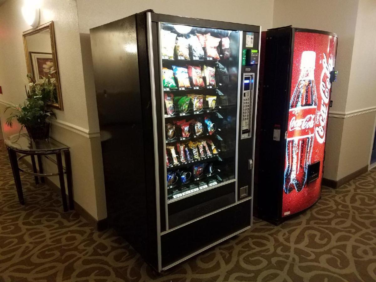 Intown Suites Extended Stay 科罗拉多斯普林斯 外观 照片