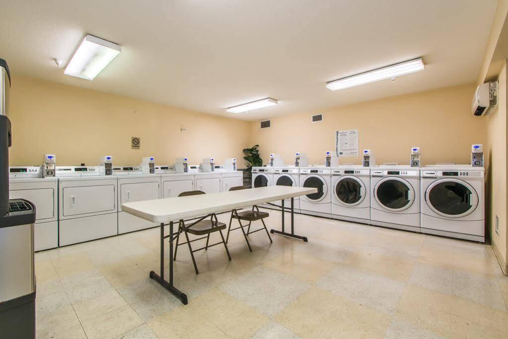 Intown Suites Extended Stay 科罗拉多斯普林斯 外观 照片